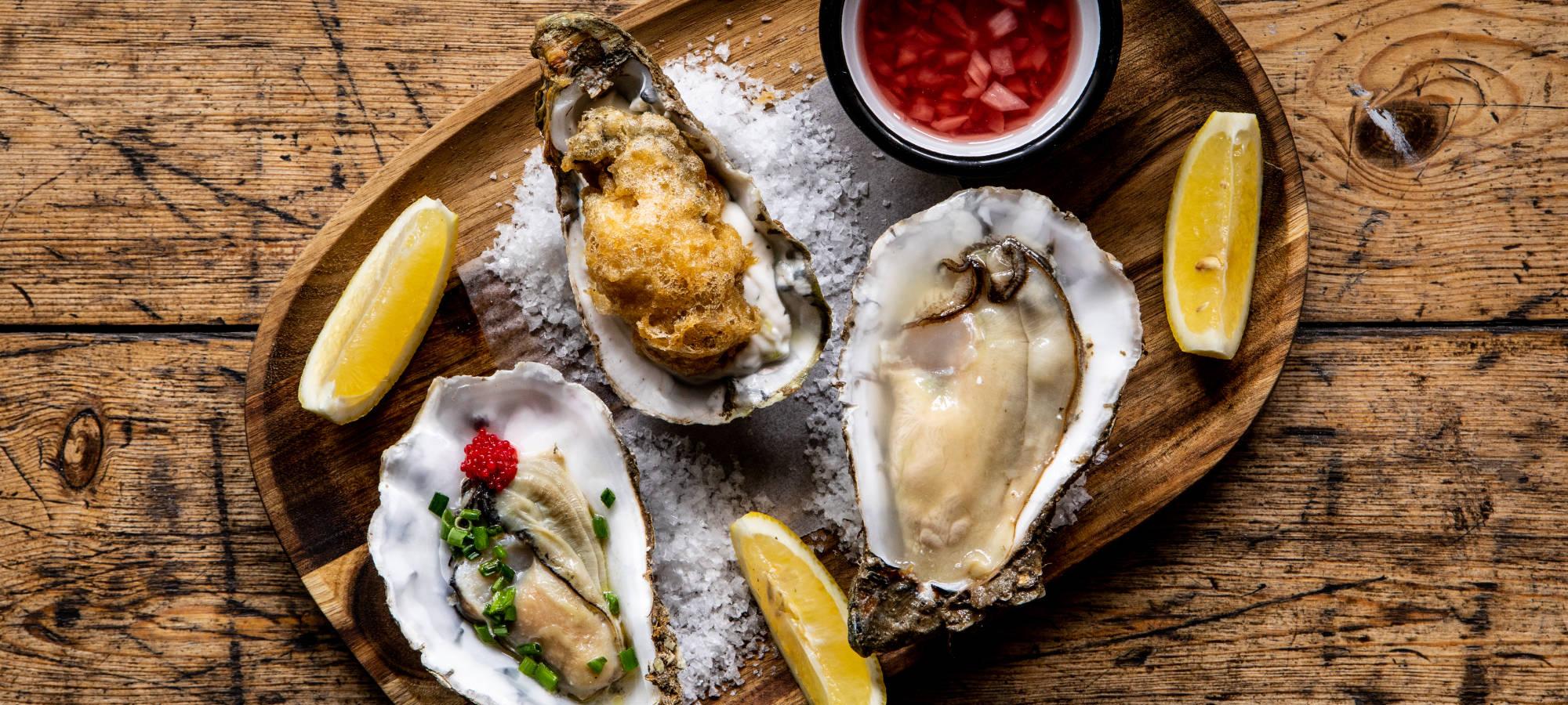 oyster-platter-with-lemon-restaurant-food.jpg